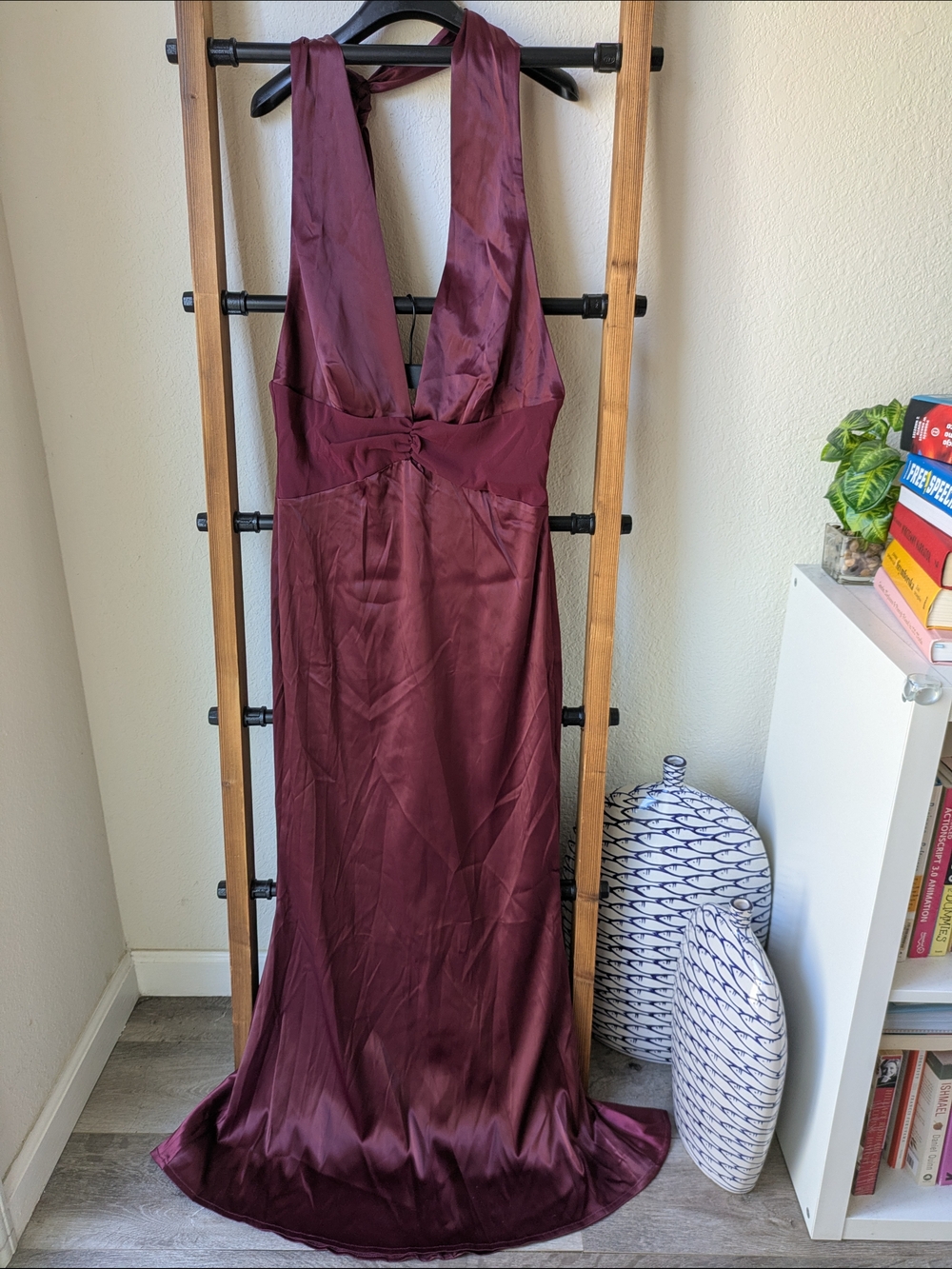NWT Selfie Leslie Women's Burgundy Satin Plunge Maxi Dress - Size L - Picture 6 of 10